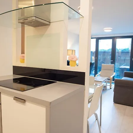 Two-Bedroom Luxury Apartment With Workspace, Free Secure Parking & Coffee Birmingham Exterior photo