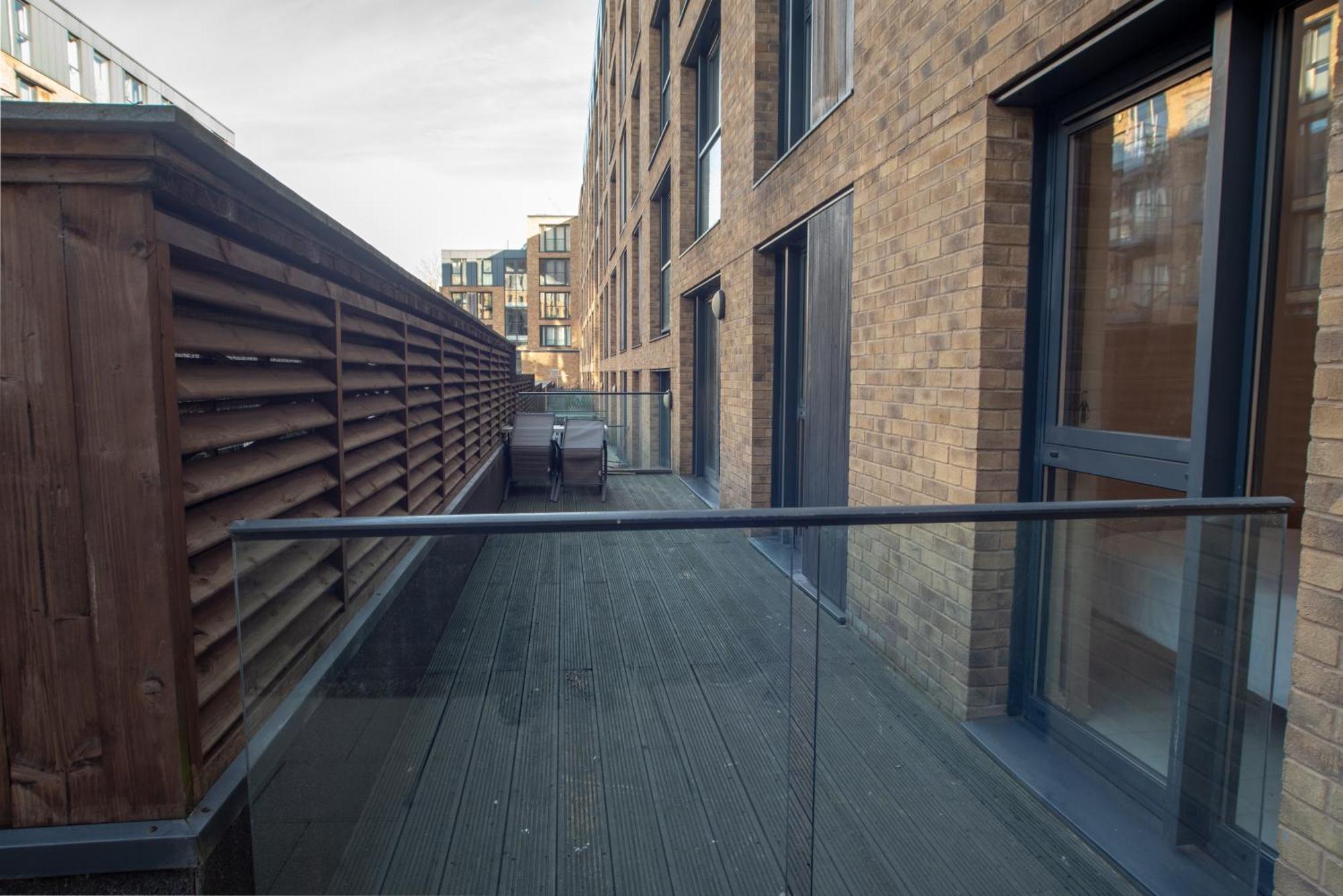 Two-bedroom Luxury With Workspace, Free Secure Parking & Coffee Apartment Birmingham