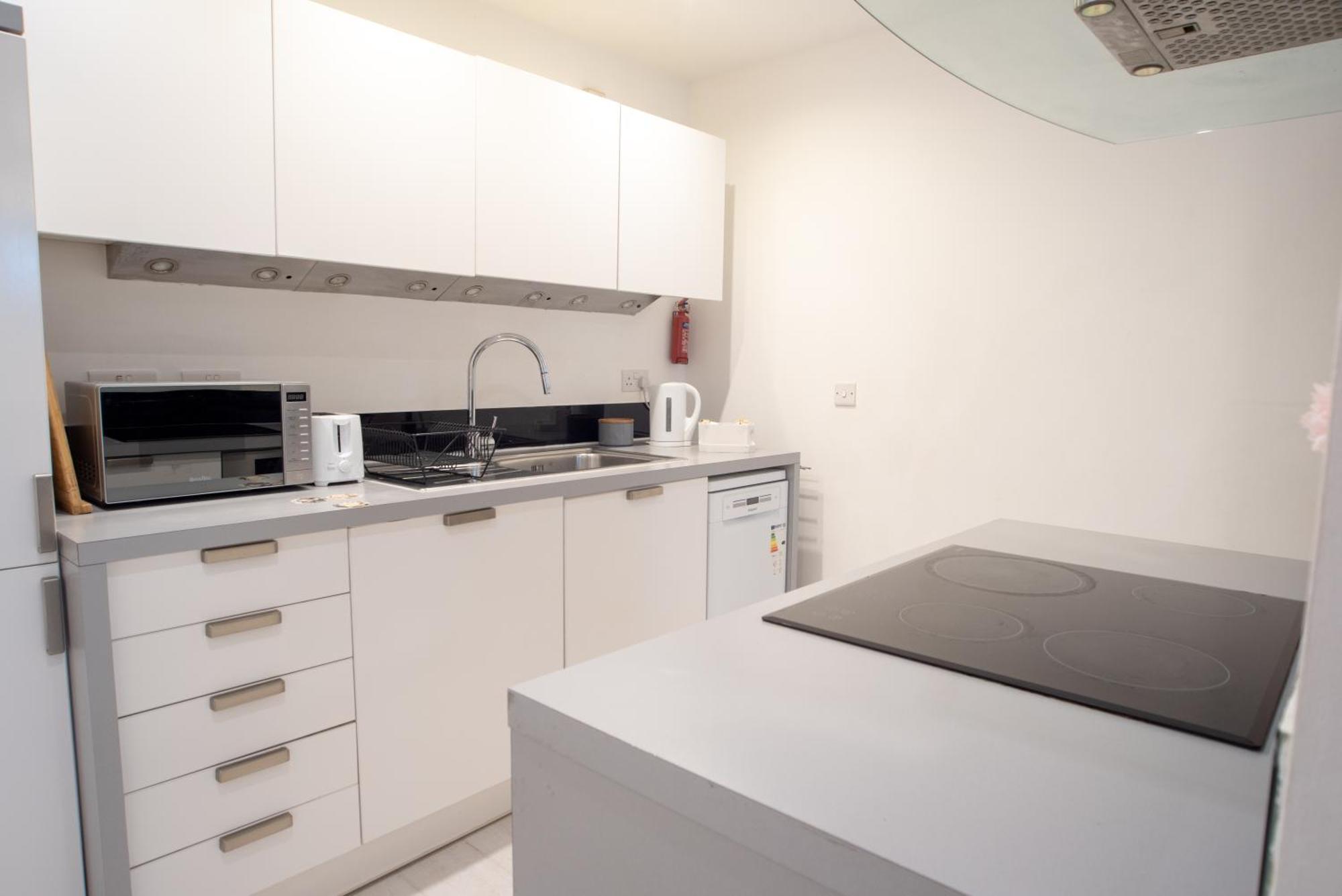 Apartment Two-bedroom Luxury With Workspace, Free Secure Parking & Coffee Birmingham