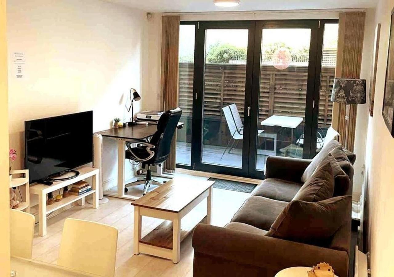 Two-bedroom Luxury With Workspace, Free Secure Parking & Coffee Birmingham